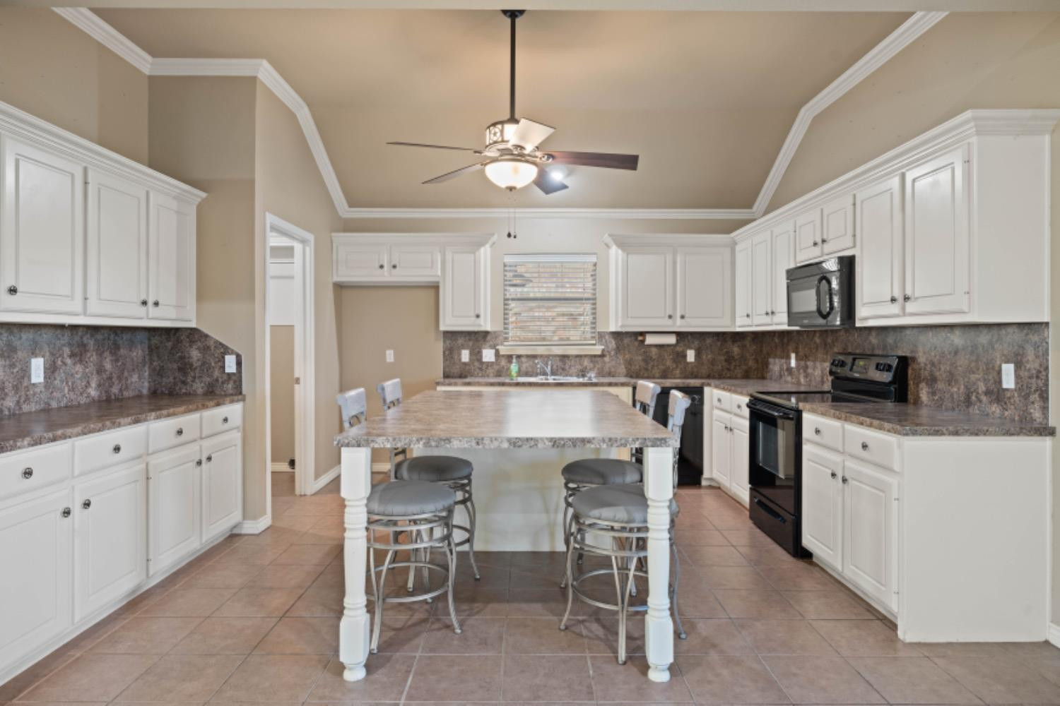 6112 101st Street Lubbock, TX 79424 - Photo 5 of 20 Photo 5