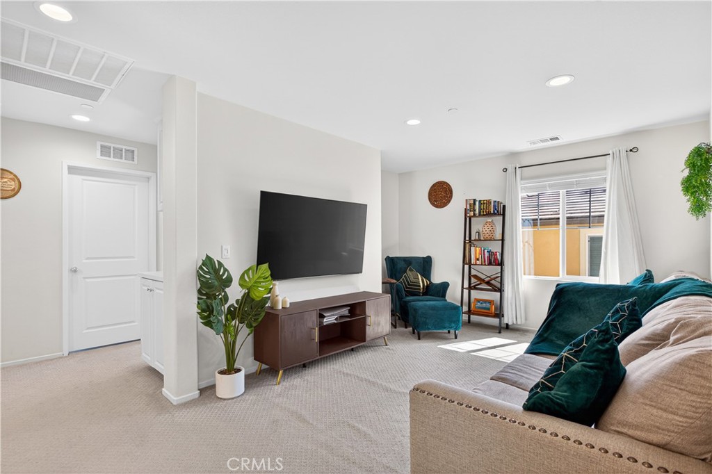 364 Misaki Way Fallbrook, CA 92028 - Photo 5 of 65