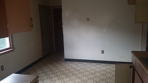 184-186 Tyler Street Springfield, MA 01109 - Photo 3 of 10 Gallery Image 3
