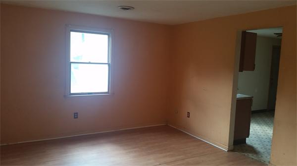 184-186 Tyler Street Springfield, MA 01109 - Photo 4 of 10 Gallery Image 4
