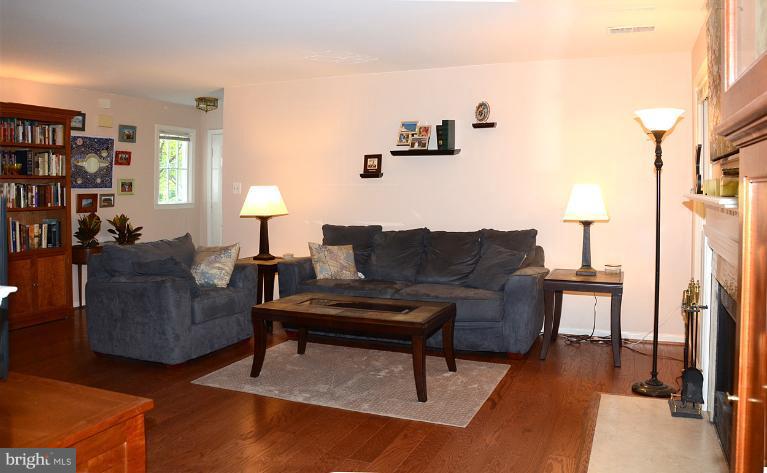 1410 Church Hill Place, Unit 1410 Reston, VA 20194 - Photo 14 of 26 Living Room