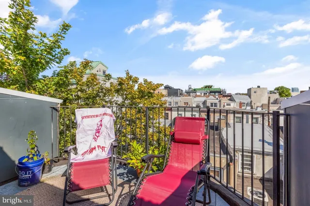 a view of entryway and hall