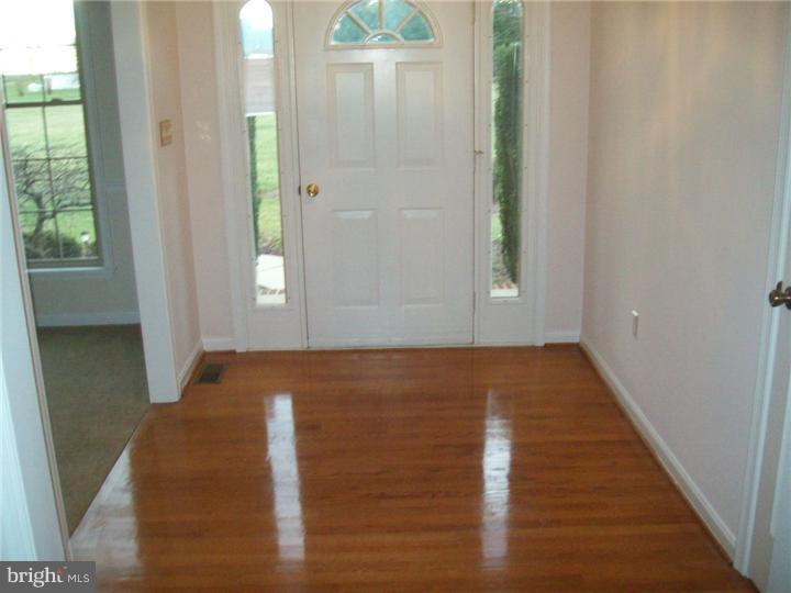155 Wiggins Mill Road Townsend, DE 19734 - Photo 2 of 17 Foyer