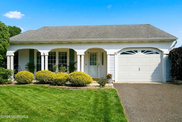 $379,000 | 13 Appleby Place, Manchester Township, NJ 08759