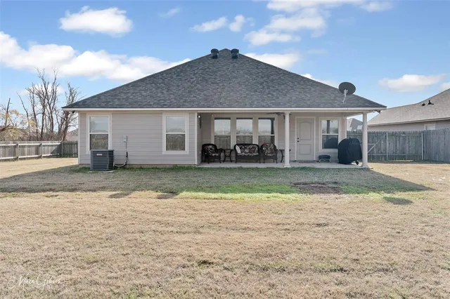 $249,900 | 4002 False River Drive, Bossier City, LA 71111