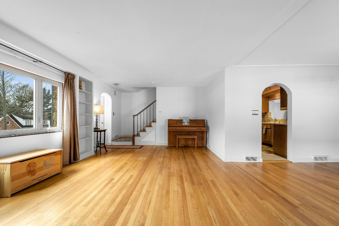 1009 Ford Road Vestal, NY 13850 - Photo 8 of 40 Gallery Image 8