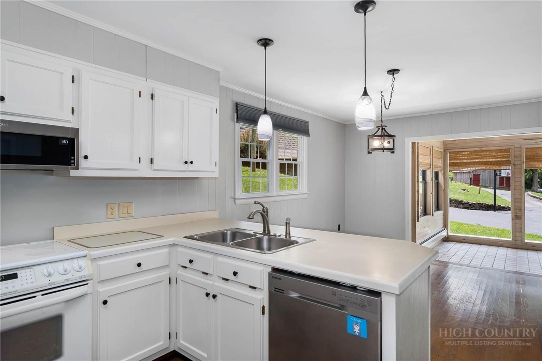 1861 Vanderpool Road Vilas, NC 28692 - Photo 20 of 50