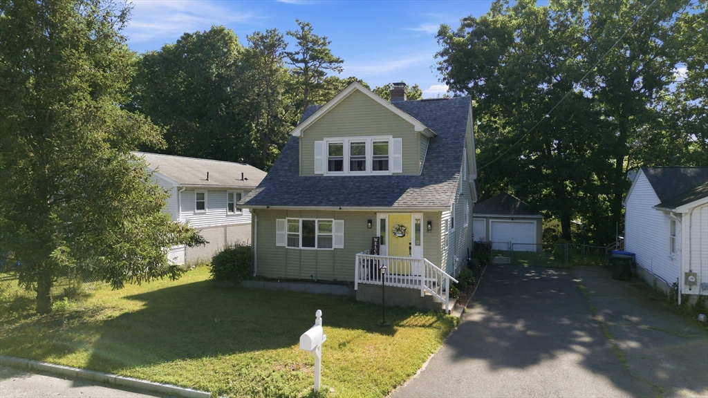 87 Lakevilla Avenue Springfield, MA 01109 - Photo 3 of 39