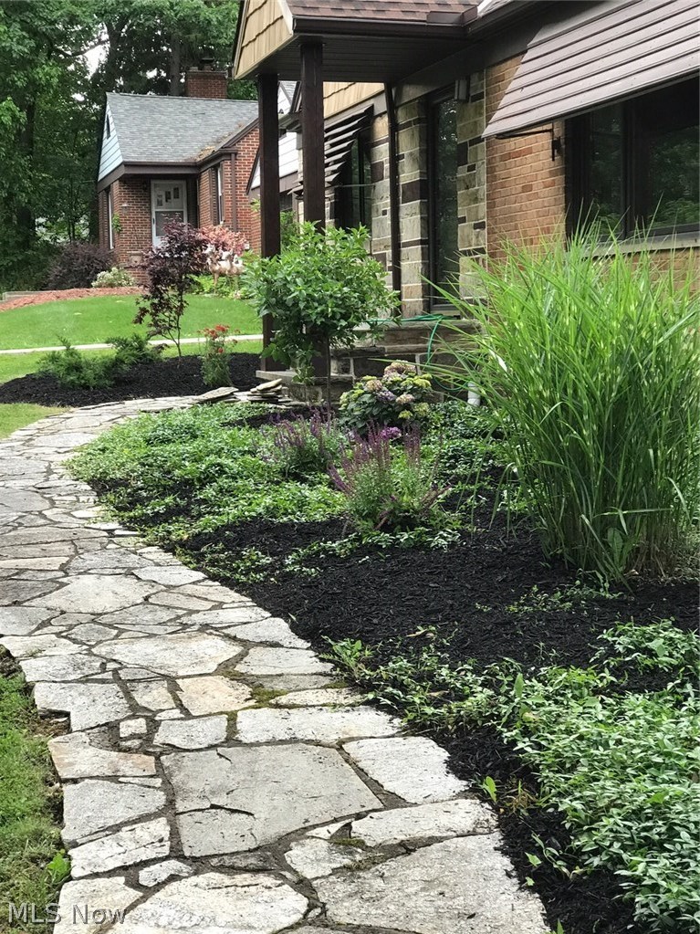 5807 East Sprague Road Independence, OH 44131 - Photo 4 of 33 Freshly updated and maintained landscaping