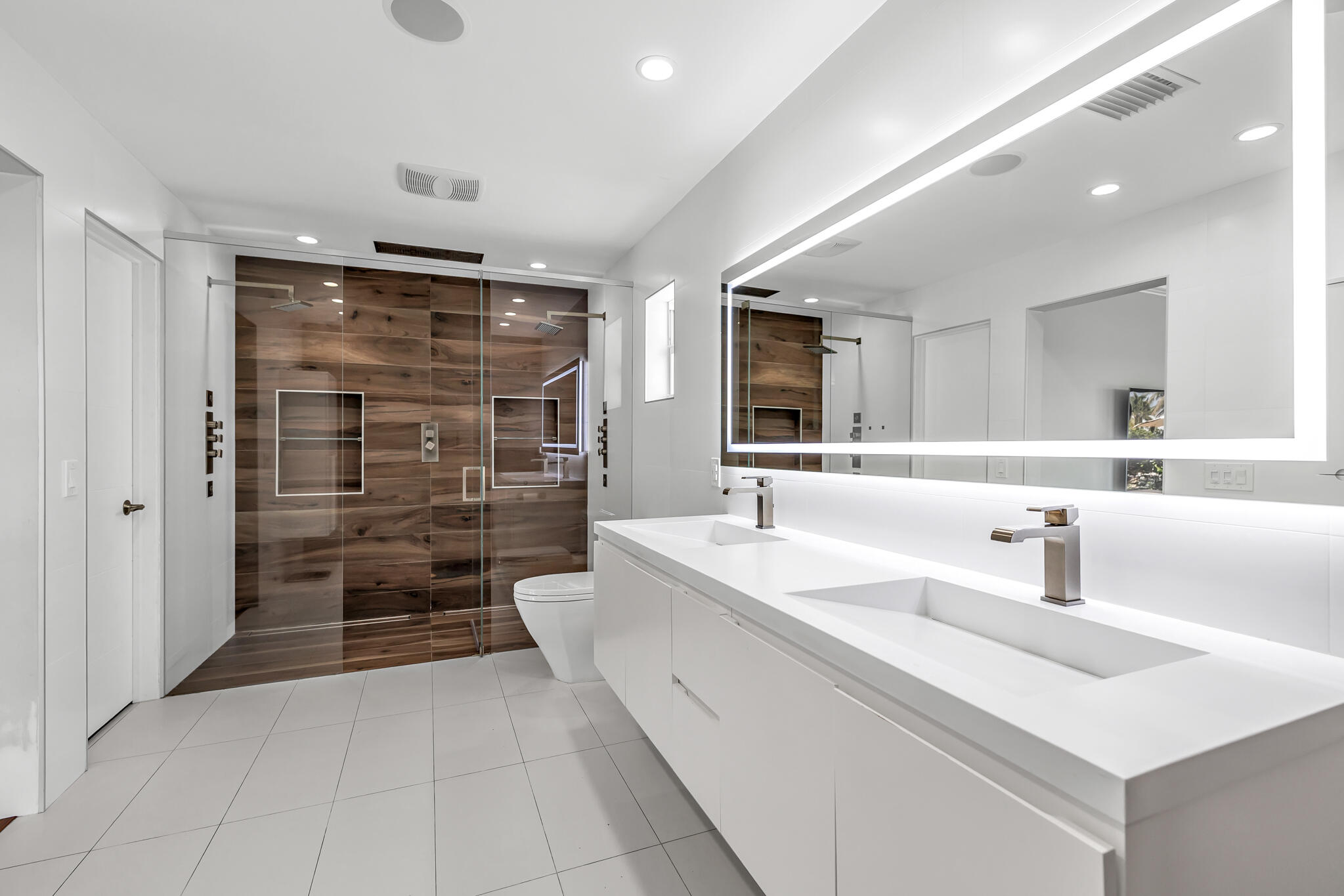 2471 Northeast 46th Street Lighthouse Point, FL 33064 - Photo 27 of 31 CG-91