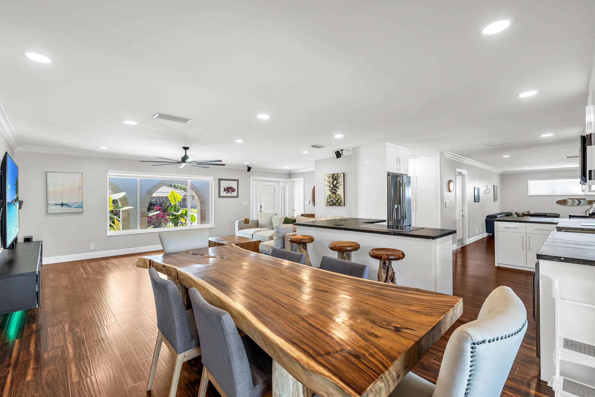 2471 Northeast 46th Street Lighthouse Point, FL 33064 - Photo 7 of 31 CG-16