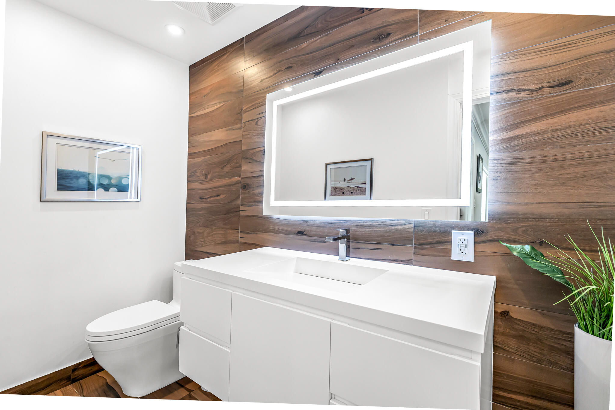 2471 Northeast 46th Street Lighthouse Point, FL 33064 - Photo 8 of 31 CG-20