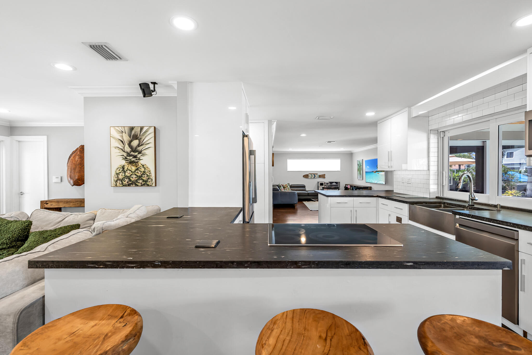 2471 Northeast 46th Street Lighthouse Point, FL 33064 - Photo 10 of 31 CG-27