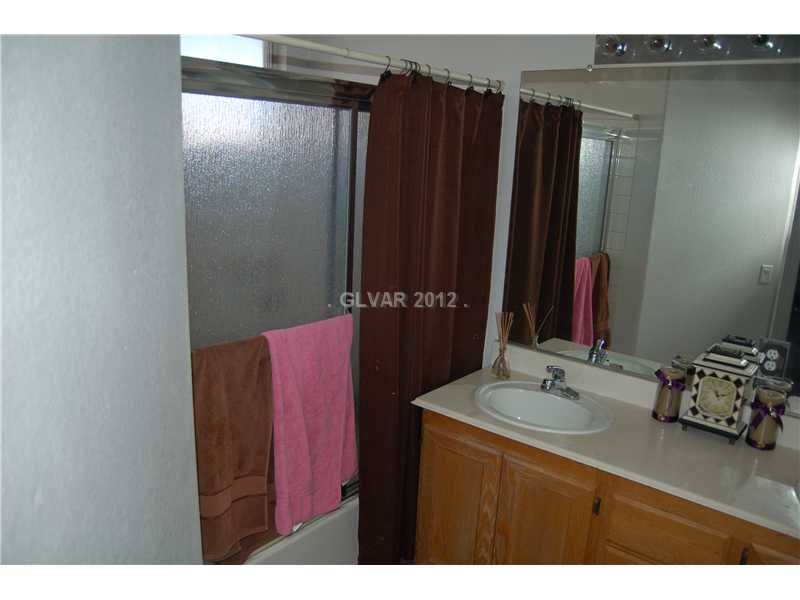21 Rue De Parc Henderson, NV 89074 - Photo 19 of 22 Bathroom.