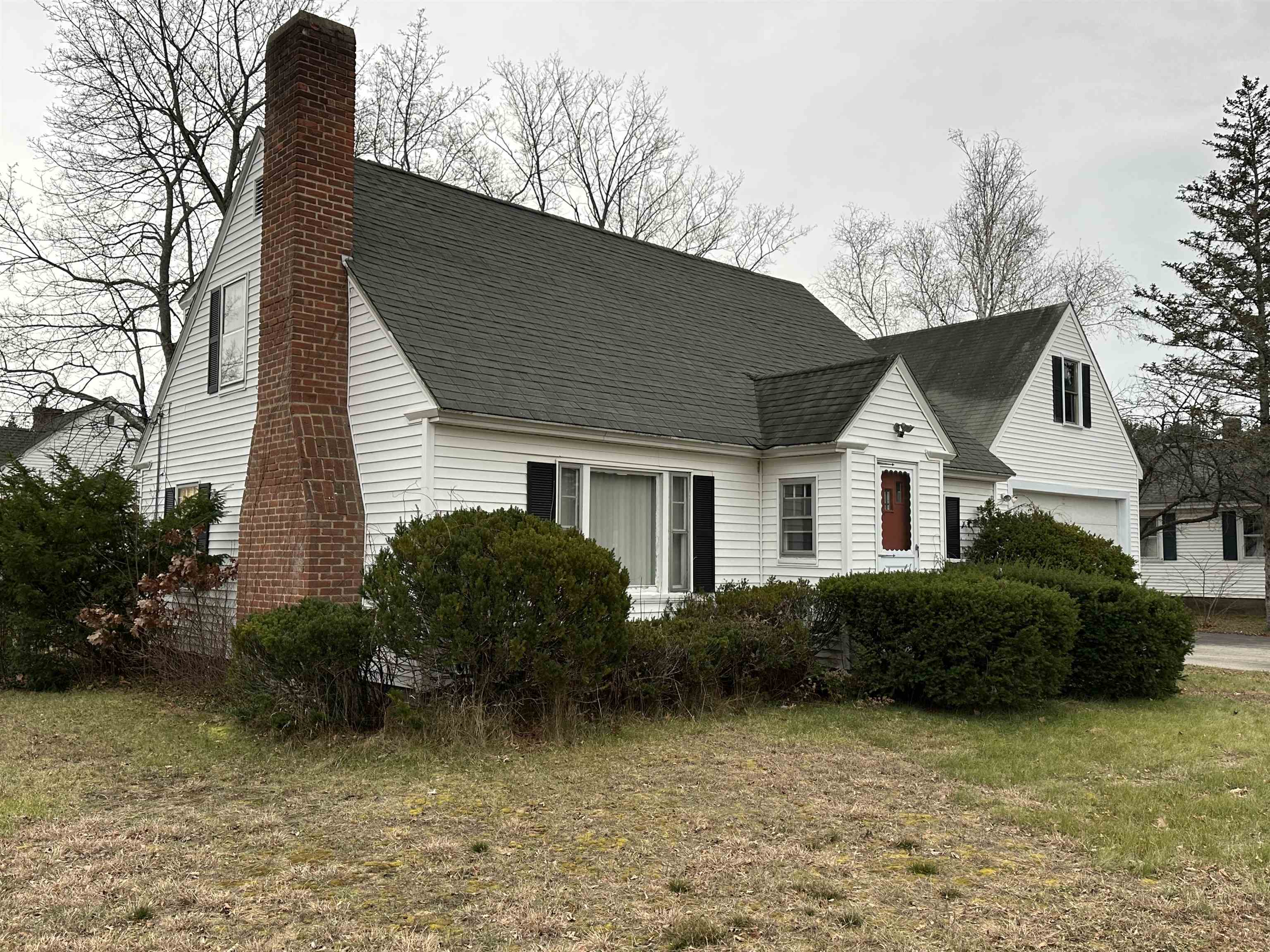 11 Canterbury Road Concord, NH 03301 - Photo 2 of 33