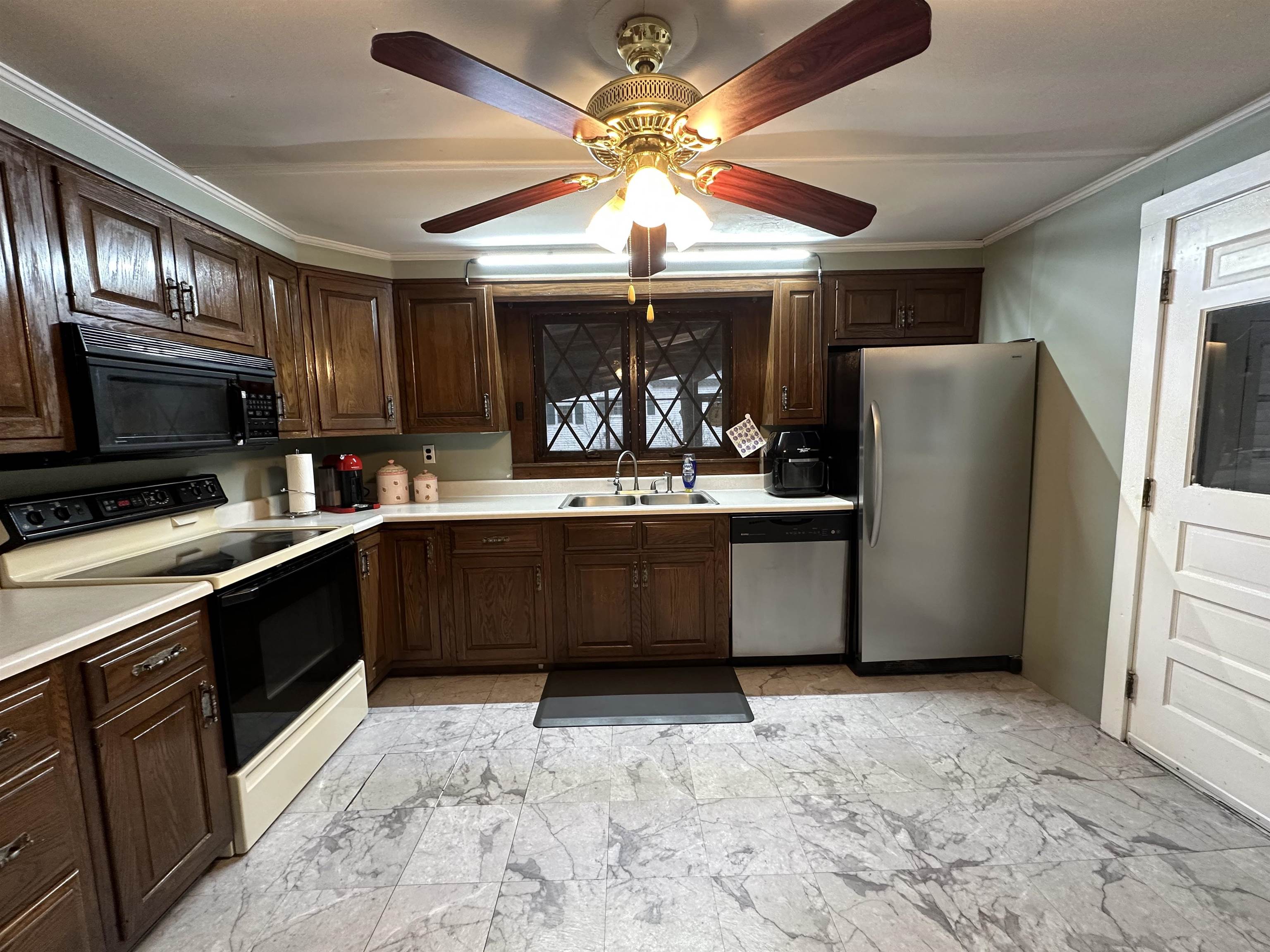 11 Canterbury Road Concord, NH 03301 - Photo 5 of 33