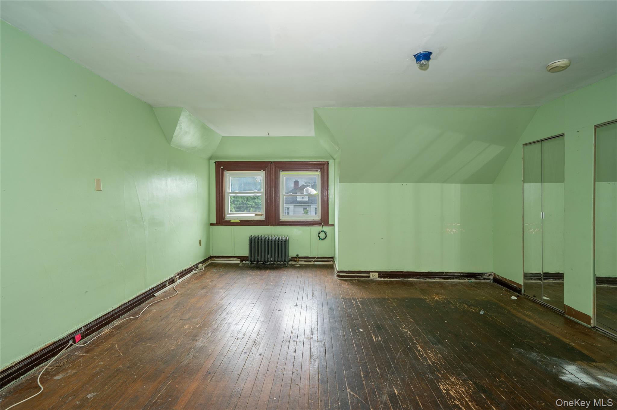 32 Ridgeview Avenue White Plains, NY 10606 - Photo 12 of 23 Third Floor Bedroom