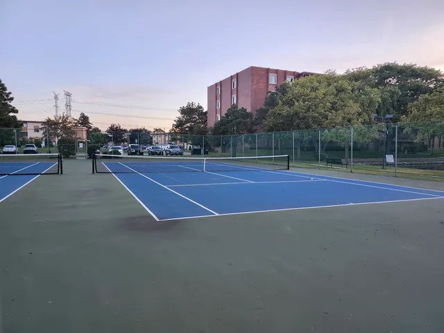 $290,000 | 9500 Washington Street, Unit 306, Niles, IL 60714