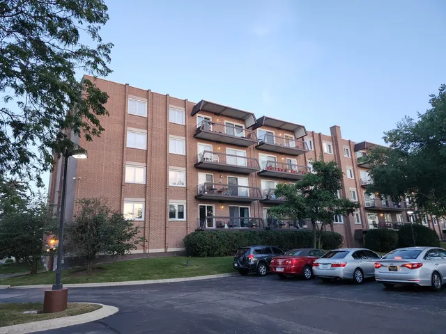 $290,000 | 9500 Washington Street, Unit 306, Niles, IL 60714