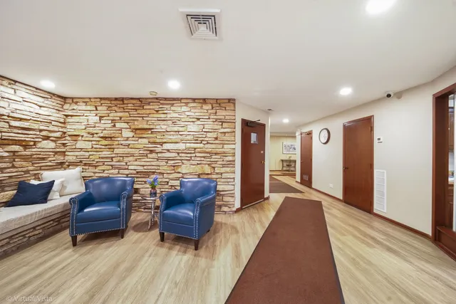 $290,000 | 9500 Washington Street, Unit 306, Niles, IL 60714