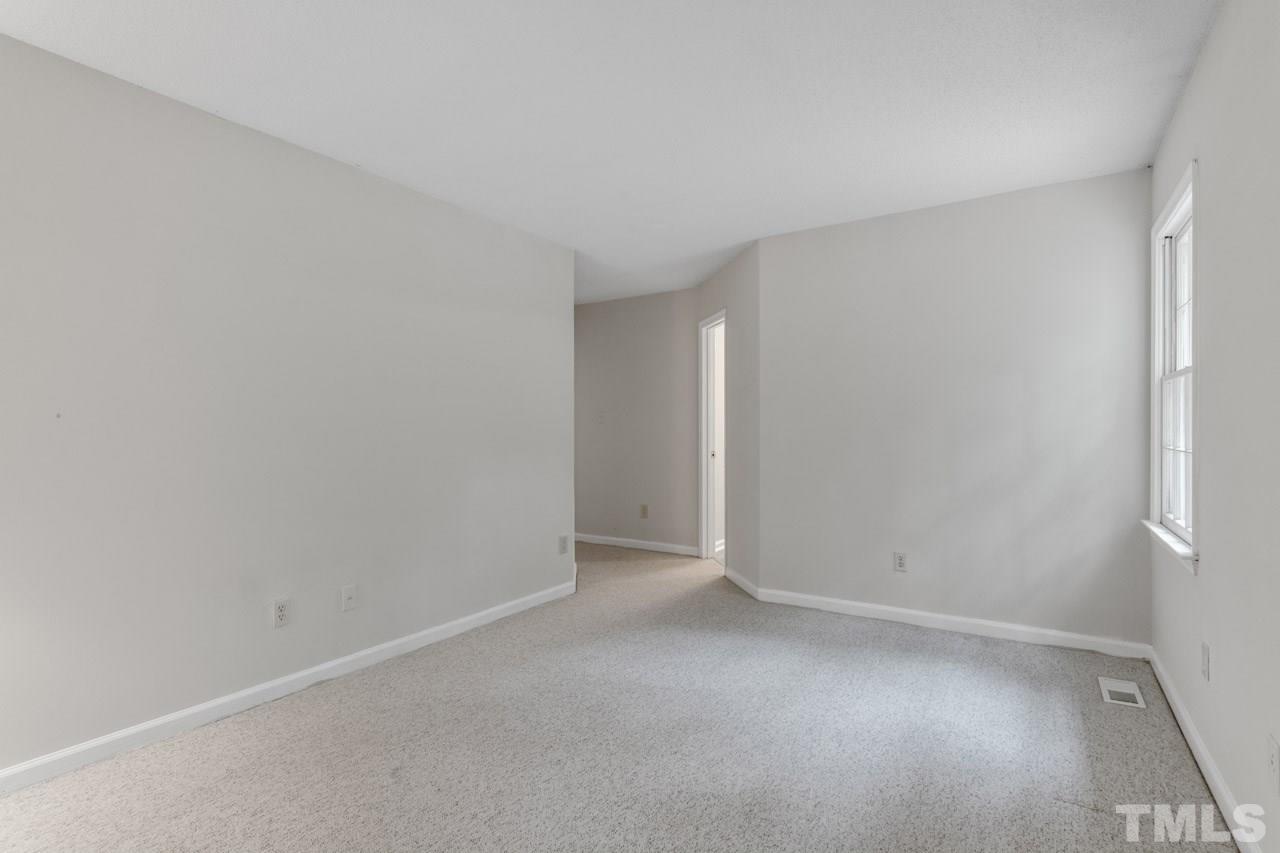 3669 Wickersham Way Raleigh, NC 27604 - Photo 13 of 23