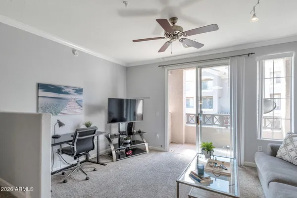 $284,900 | 4455 East Paradise Village Parkway South, Unit 1052, Phoenix, AZ 85032