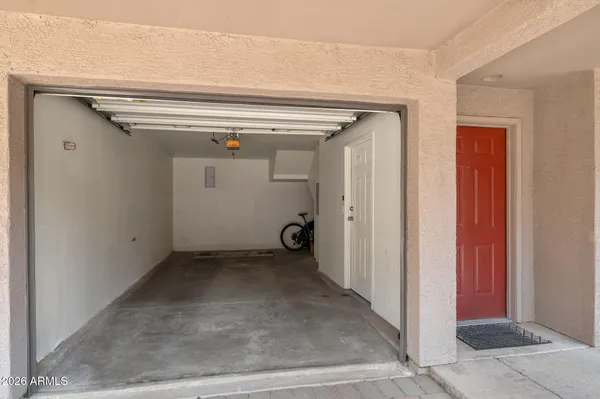 $284,900 | 4455 East Paradise Village Parkway South, Unit 1052, Phoenix, AZ 85032