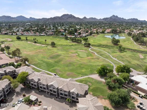 $284,900 | 4455 East Paradise Village Parkway South, Unit 1052, Phoenix, AZ 85032