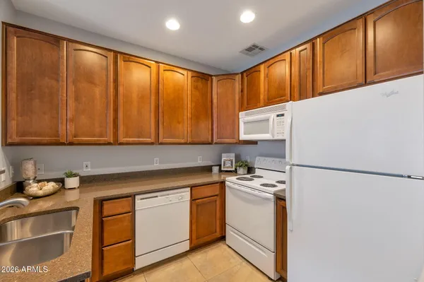 $284,900 | 4455 East Paradise Village Parkway South, Unit 1052, Phoenix, AZ 85032