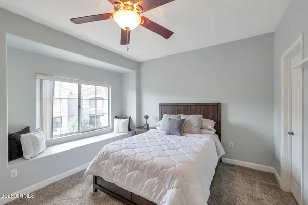 $284,900 | 4455 East Paradise Village Parkway South, Unit 1052, Phoenix, AZ 85032