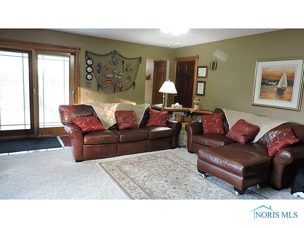 6350 North River Road Waterville, OH 43566 - Photo 10 of 20 Family Room.