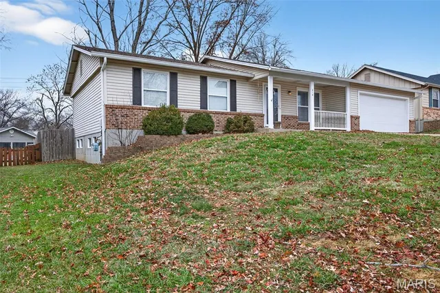 $299,900 | 214 Universal Drive, St. Peters, MO 63376