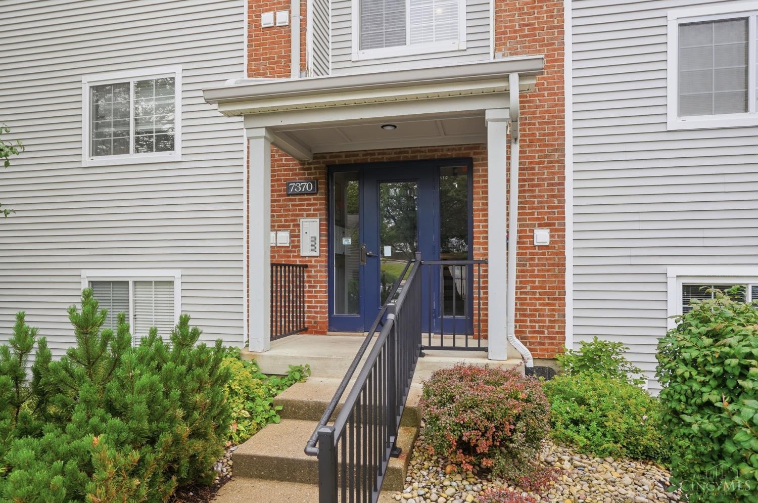 7370 Ridgepoint Drive, Unit 6 Cincinnati, OH 45230 - Photo 2 of 31