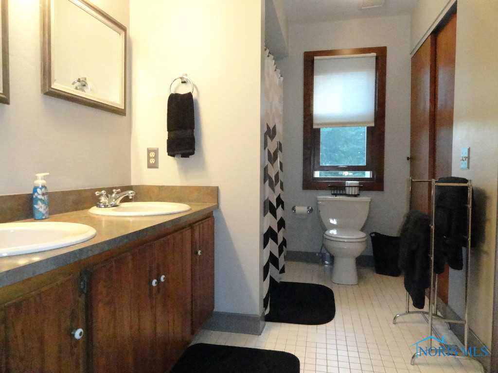 1632 Fallbrook Road Toledo, OH 43614 - Photo 16 of 20 Gallery Image 16