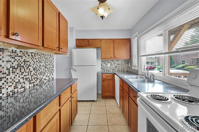 $1,500 | 4278 Chateau De Ville Drive, Unit D, St. Louis, MO 63129