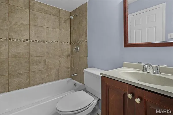 $1,450 | 4278 Chateau De Ville Drive, Unit D, St. Louis, MO 63129