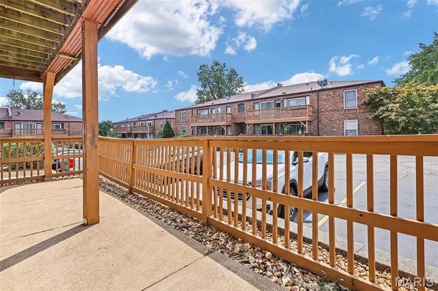 $1,500 | 4278 Chateau De Ville Drive, Unit D, St. Louis, MO 63129