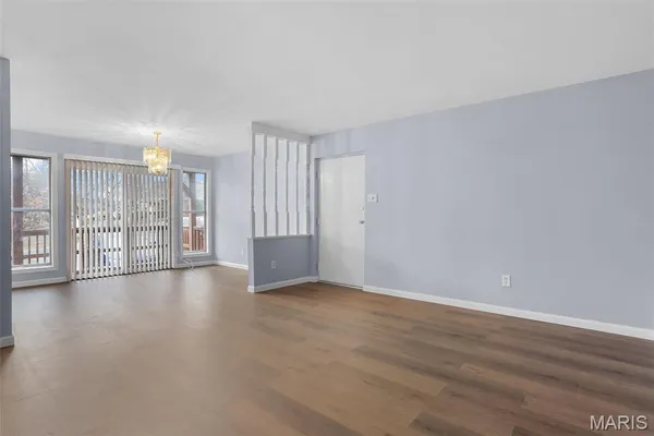 $1,450 | 4278 Chateau De Ville Drive, Unit D, St. Louis, MO 63129