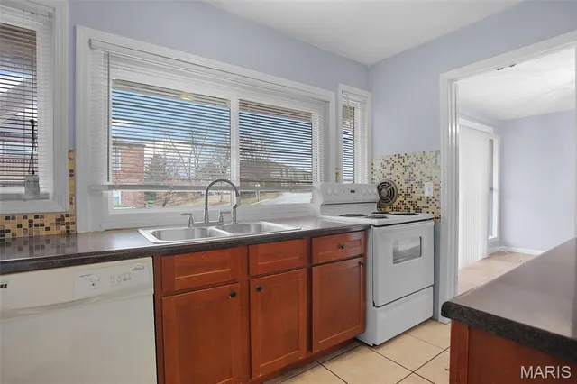 $1,500 | 4278 Chateau De Ville Drive, Unit D, St. Louis, MO 63129