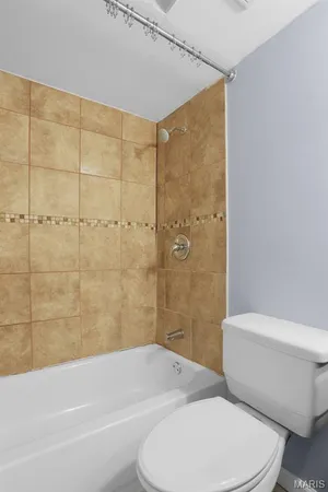 $1,450 | 4278 Chateau De Ville Drive, Unit D, St. Louis, MO 63129