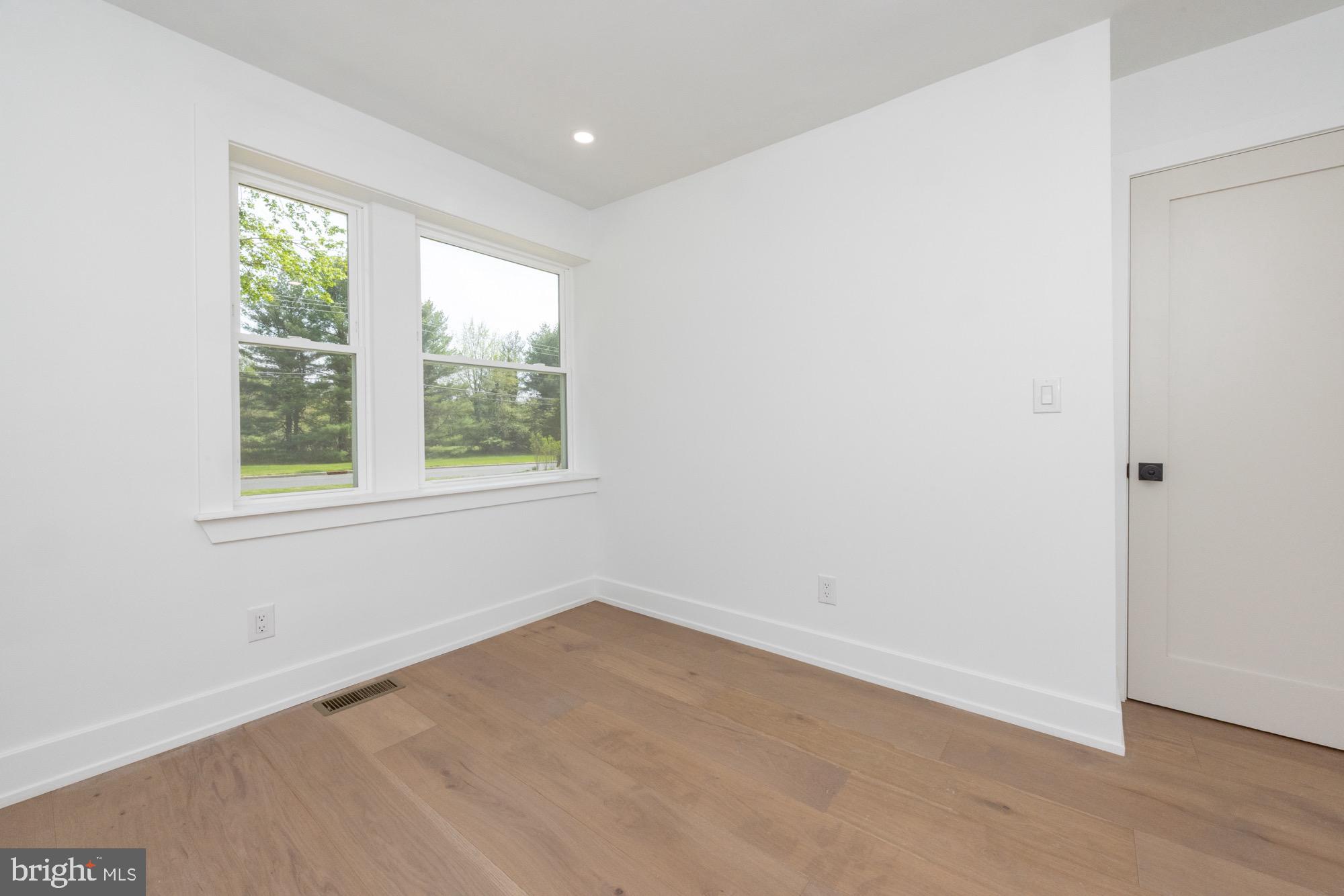 48 Mountainview Court Ewing, NJ 08628 - Photo 22 of 63 an empty room with a window