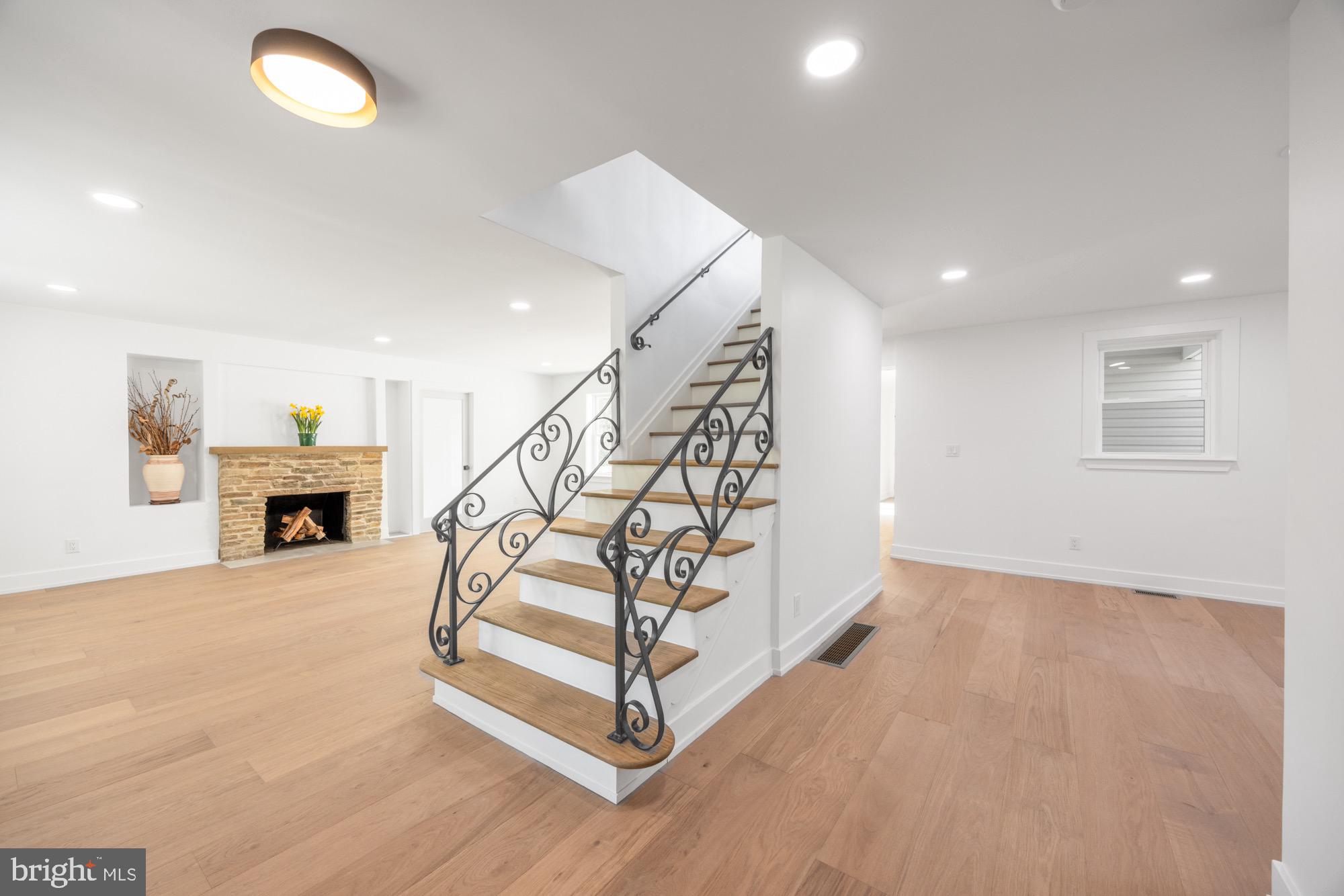 48 Mountainview Court Ewing, NJ 08628 - Photo 5 of 63 a view of entryway and hall with wooden floor