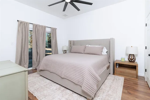 a view of empty room with windows