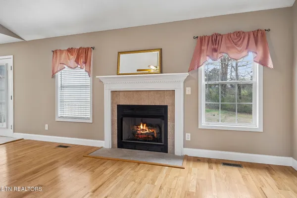 $395,000 | 124 Huntington Lane, Heiskell, TN 37754