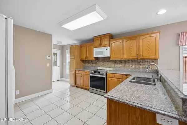 $395,000 | 124 Huntington Lane, Heiskell, TN 37754