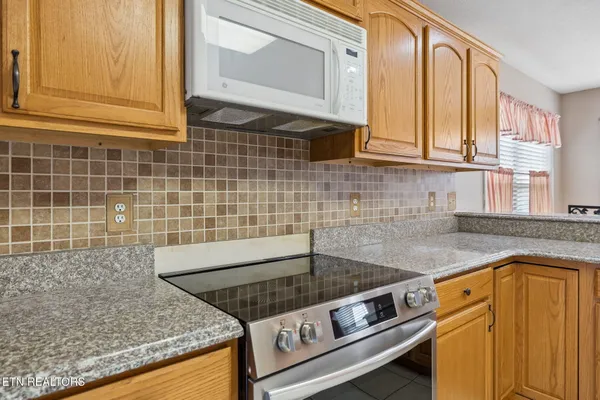 $395,000 | 124 Huntington Lane, Heiskell, TN 37754