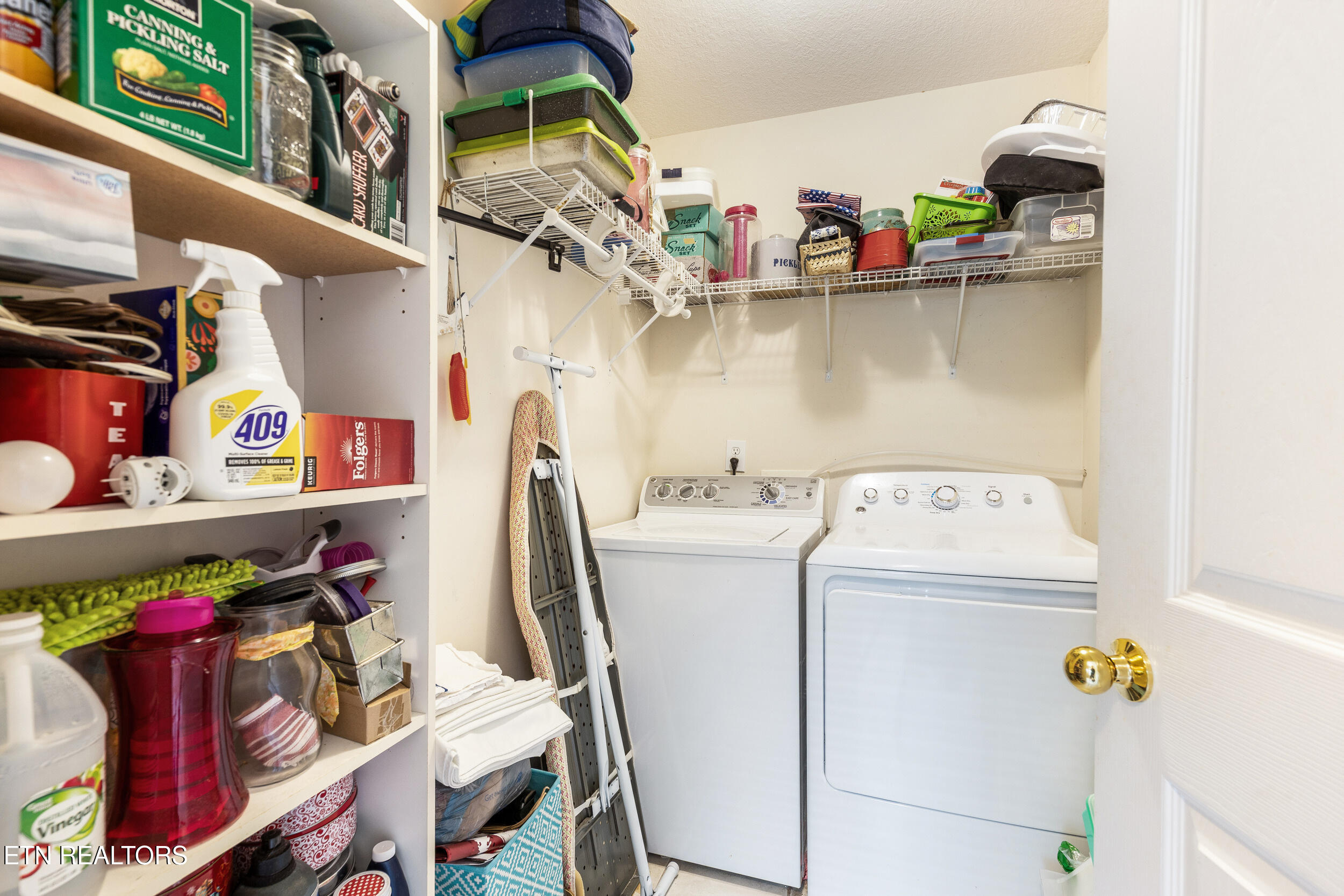 124 Huntington Lane Heiskell, TN 37754 - Photo 22 of 39 Laundry