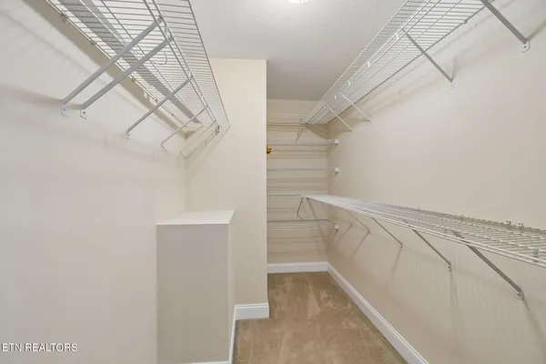 $395,000 | 124 Huntington Lane, Heiskell, TN 37754