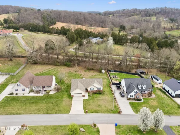 $395,000 | 124 Huntington Lane, Heiskell, TN 37754