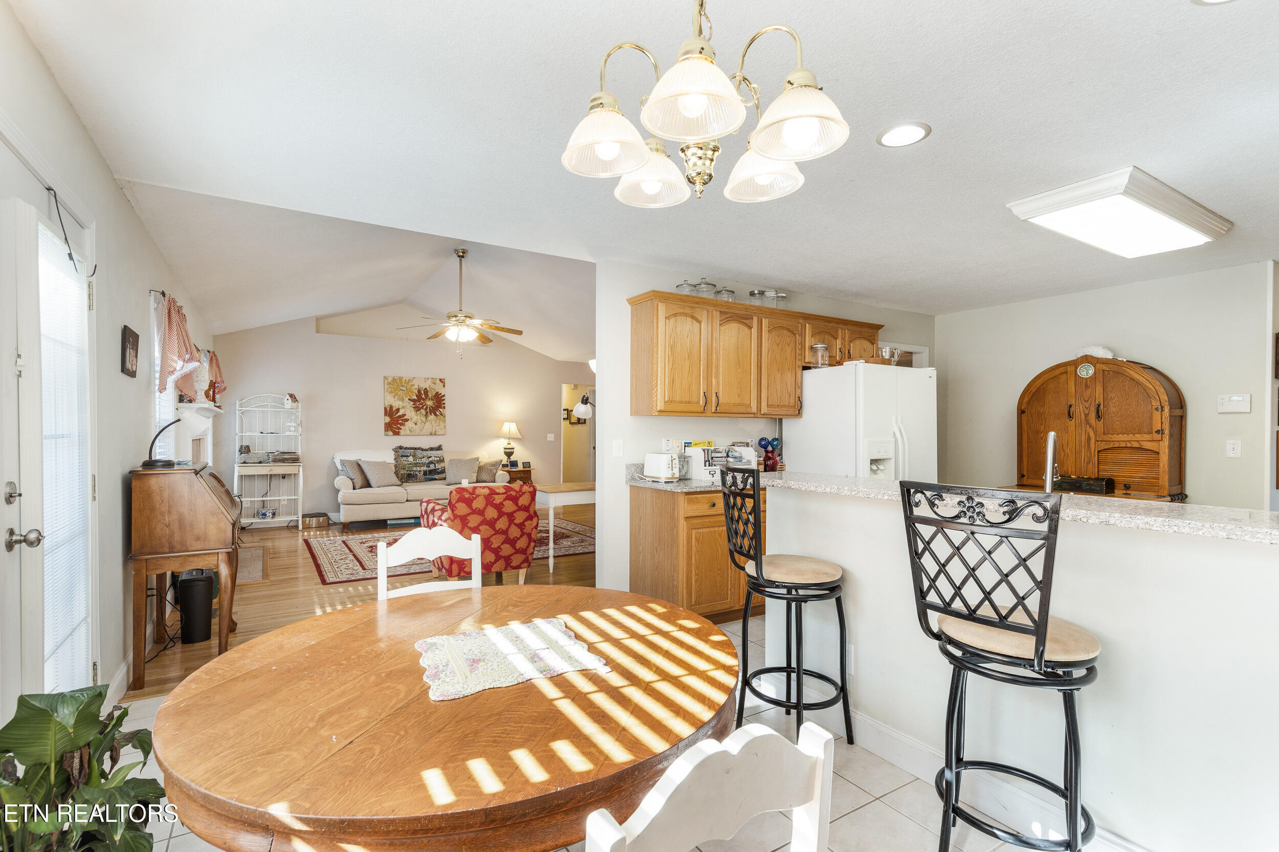 124 Huntington Lane Heiskell, TN 37754 - Photo 8 of 39 028